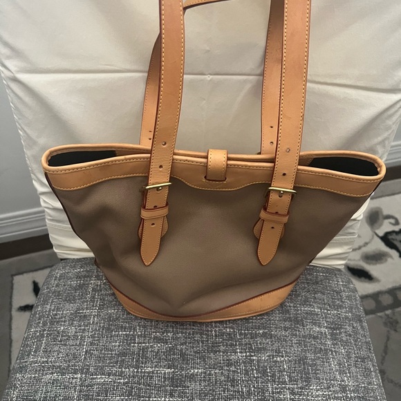 Dooney & Bourke bucket - Picture 5 of 5